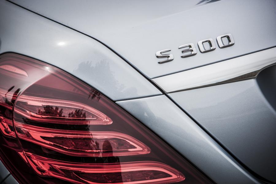  Mercedes-Benz S300 BlueTec Hybrid 2013 года  (UK) (фото 22 из 39)